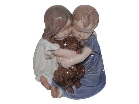 Større Royal Copenhagen figur
Pige og dreng med gravhund
