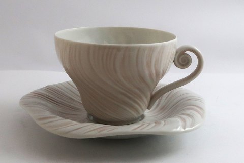 Royal Copenhagen. Pink Conch. Design Arje Griegst. Tea cup. Model 14194. (1 
quality).