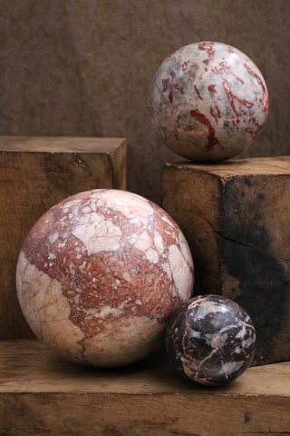 Decorative old colored marble balls, 3 pieces...