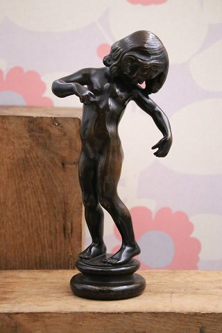 Rare Kai Nielsen Venus figure in the number patinated bronze 
M5-75. 
signed. Kai Nielsen.