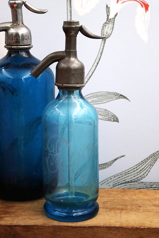 Decorative, rare French mini glass siphon from the early 1900s in turquoise 
blue...
