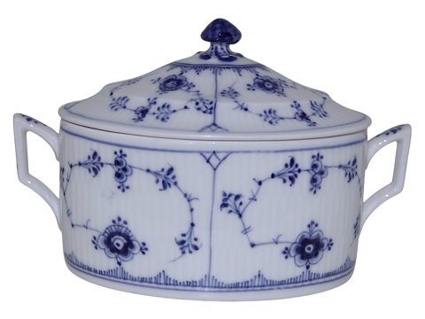 Blue Fluted Plain
Rare oblong sugar bowl