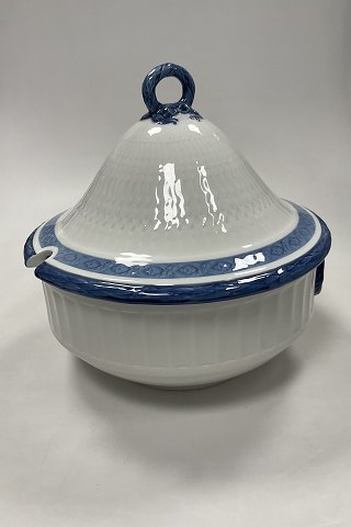 Royal Copenhagen Blue Fan Large Tureen with lid No. 11501