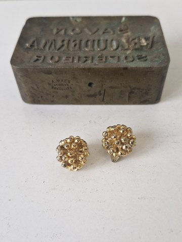 Flora Danica ear clip in gold-plated sterling silver