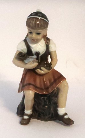 Dahl Jensen. Lille pige med bamse. Model #1295. Højde 15 cm. ( 1 sortering )