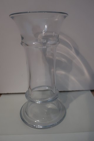 Vase af kraftigt glas fra HolmegårdDesign Michael BangH: 23cm