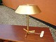 Bordlampe i messing og teak dansk design fra 1960´erne  5000 m2 udstilling