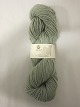 Roving er et naturprodukt af højeste kvalitet fra  
sydafrikanske angorageder blandet med den fineste 
merino fra får.
Den viste farve er: Te-grøn,  Farvenr. 4023
Prisen er pr. nøgle med 100 gram Roving