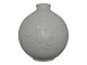 Royal CopenhagenHvid vase med personer fra 1946