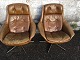 Leather armchairs on swivel base. 
Lystolet
1100 DKK per set