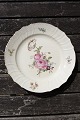 Frisenborg with gold rim Danish porcelain, luncheon plates 22cm.OFFER for more.
