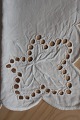 Antikke Stofservietter/mundservietterHørMed smukt hulmønster26cm x 26cmHåndvævedeHaves 6 stk. ensAntikt, dansk linned og olmerdug er vores speciale