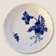Royal Copenhagen
Curved blue flower
Round dish
#10/ 1645
*200kr