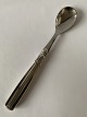 Egg spoon/Mustard spoon Lotus Silver
Length 13.2 cm.
