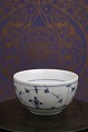 Antik Bing & Grøndahl Blåmalet / Musselmalet lille skål med helt gammelt stemple 
fra år 1853-97...