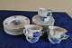 Blå Blomst Kantet porcelæn, sæt på 6 kaffekopper 
med underkopper 8608 + 6 kagetallerkener  8553.
