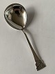 Serving spoon in Silver
Stamped 3 towers
Length 17.6 cm.