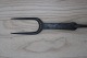 Antik stege gaffel
Perfekt ved grillen, og endnu bedre ved bålet
L: 47cm
Fra ca 1850