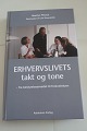 Erhvervslivets takt og tone,- fra bestyrelsesmødet 
til frokoststuen
På Dansk
 (se mere info på foto af bagsiden af bogen)
Askholms forlag
2001
Sideantal: 222