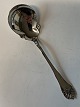 Marmalade / sugar spoon in silver.
Length 12.5 cm.