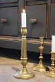 Gammel lysestage i messing fra sidst i 1800 tallet med en fin patina...