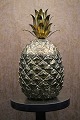 Italiensk isspand designet af Mauro Manetti
i form af ananas i forgyldt tin fra 60érne...