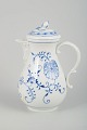 Meissen Blue Onionlarge coffee pot, c. 1900.