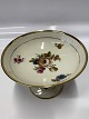 KPM Rosenborg candy bowl on high foot,
Ø. 15 x 11 cm.
SOLD