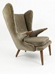 Lundin Antique præsenterer: Flot Bamsestol af Svend Skipper polstret i originalt grøn velour. Negle i teak. ...