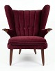 Lundin Antique præsenterer: Flot Dansk Bamsestol fra 1950erne polstret i originalt rødt velour. Flotte Negle og ...