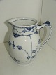 Halvblonde musselmalet 
Royal Copenhagen mælkekande 1/668