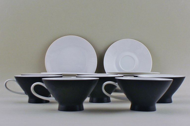 Rosenthal coffee service, 8 sets, coffee cups, saucers, dessert plates. Beautiful modern coffee service in black and white.