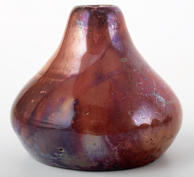 Stor og imponerende dansk privatsamling (I alt 42 vaser, skåle, figurer mm.) af :Søren Kongstrand 1872-1951) ogJens Petersen (1890-1956)