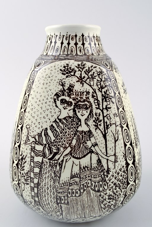 Bjørn Wiinblad, vase, forskellige motiver, fajance.Producent: Nymølle