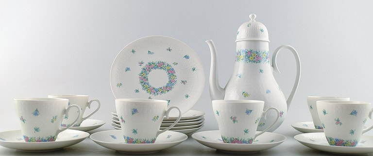 Rosenthal studio line, Wiinblad. 6 persons coffee service with floral decoration.