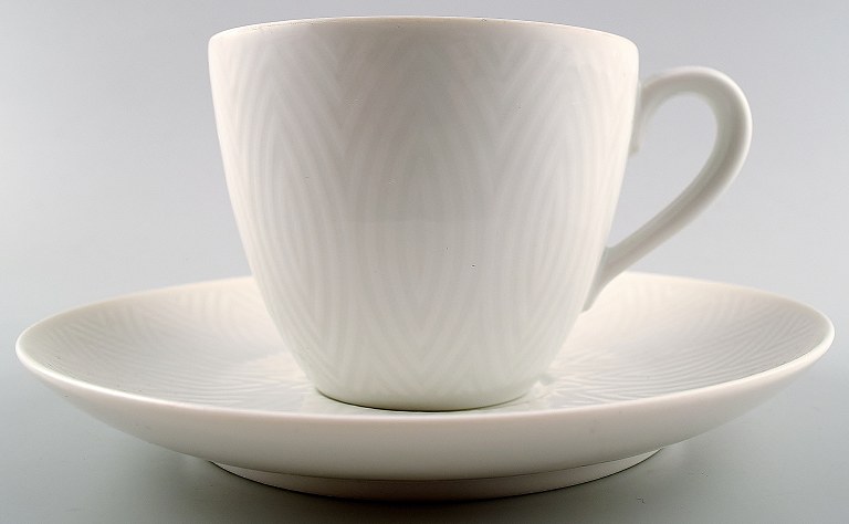 2 pairs of Royal Copenhagen Salto Coffee cups. White14426 Coffee cup 18 cl and saucer 13.6 cm.