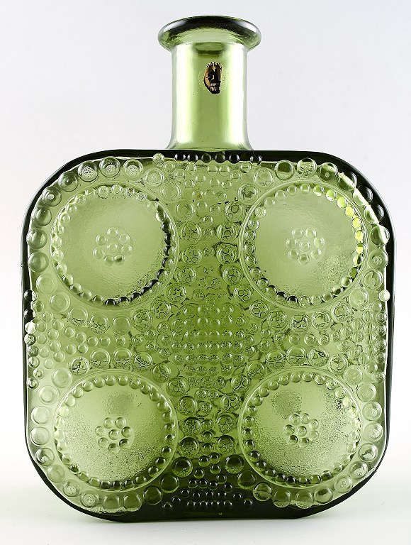 Nanny Still for Riihimäen Lasi, Finnish glass art vase.