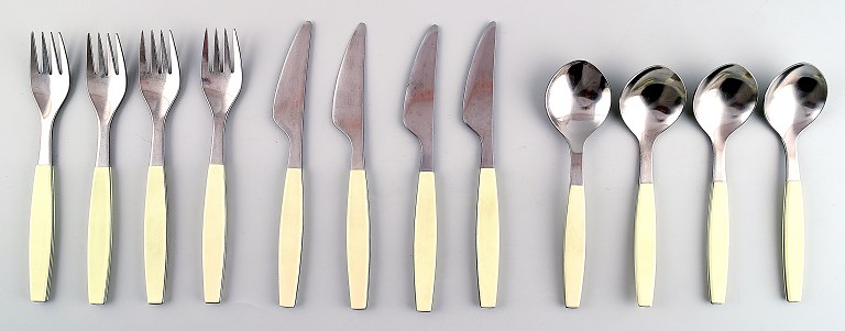 Complete service for 4 p., Henning Koppel. Strata cutlery of stainless steel and white plastic. Produced by Georg Jensen.