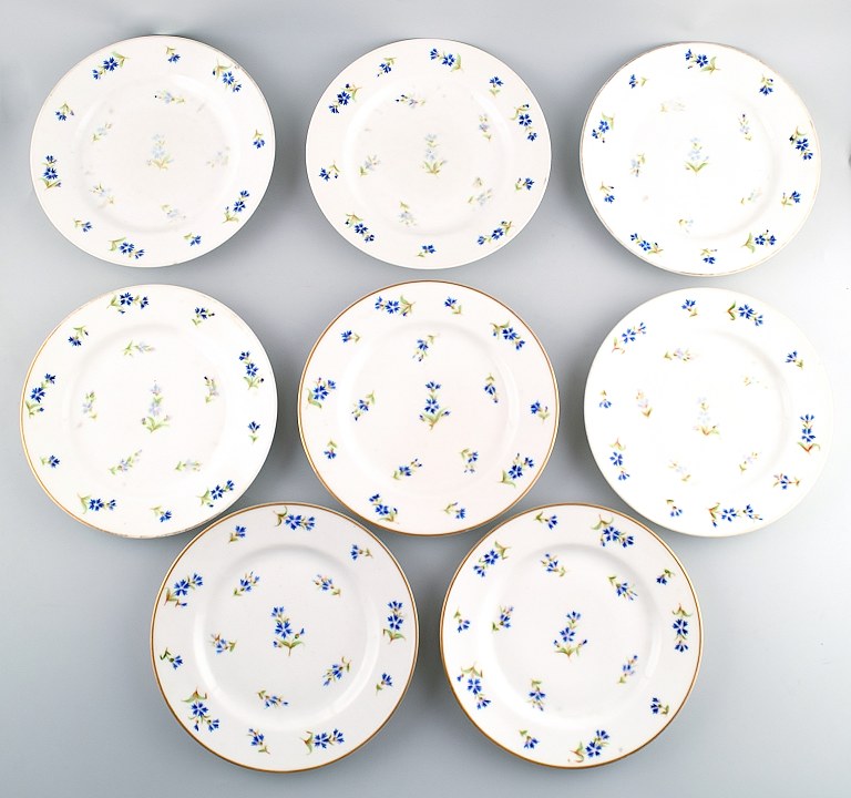 Royal Copenhagen 8 antikke blå berberis frokosttallerkener.