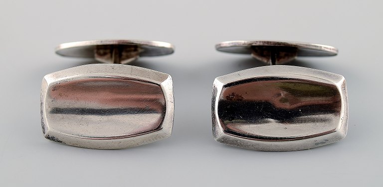 Bernhard Hertz: A pair of cufflinks in sterling silver.