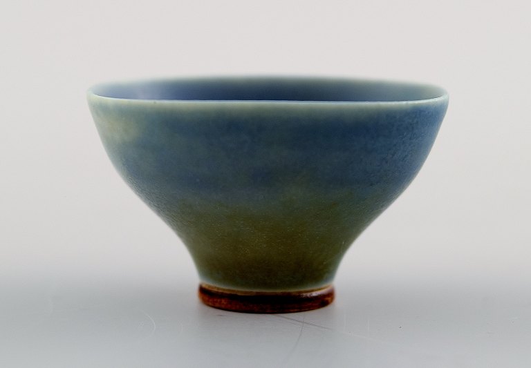 Berndt Friberg (1899-1981), Gustavsberg Studio.Miniature bowl, glaze in blue and green shades.