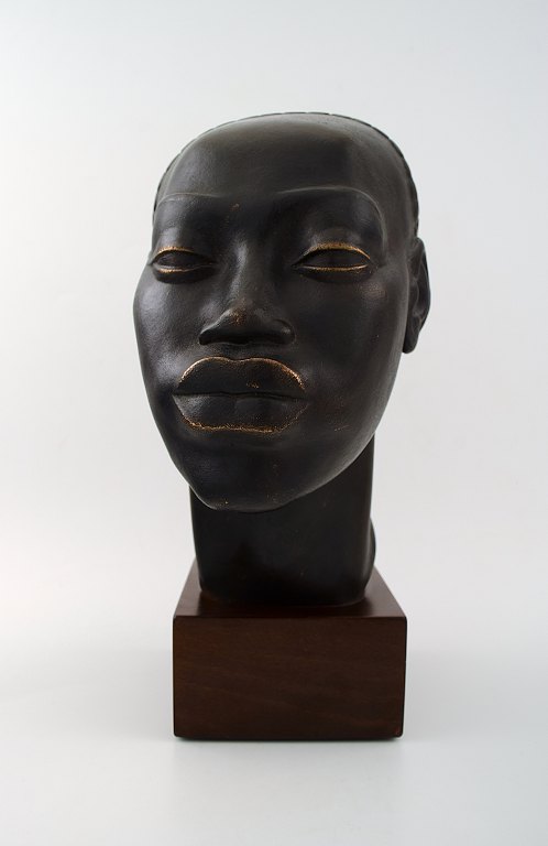 RICCARDO SCARPA (ITALIAN, b. 1905)Femme Mengbetu