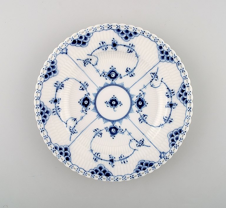 12 plates Royal Copenhagen Blue Fluted lunch plateNumber 1085.