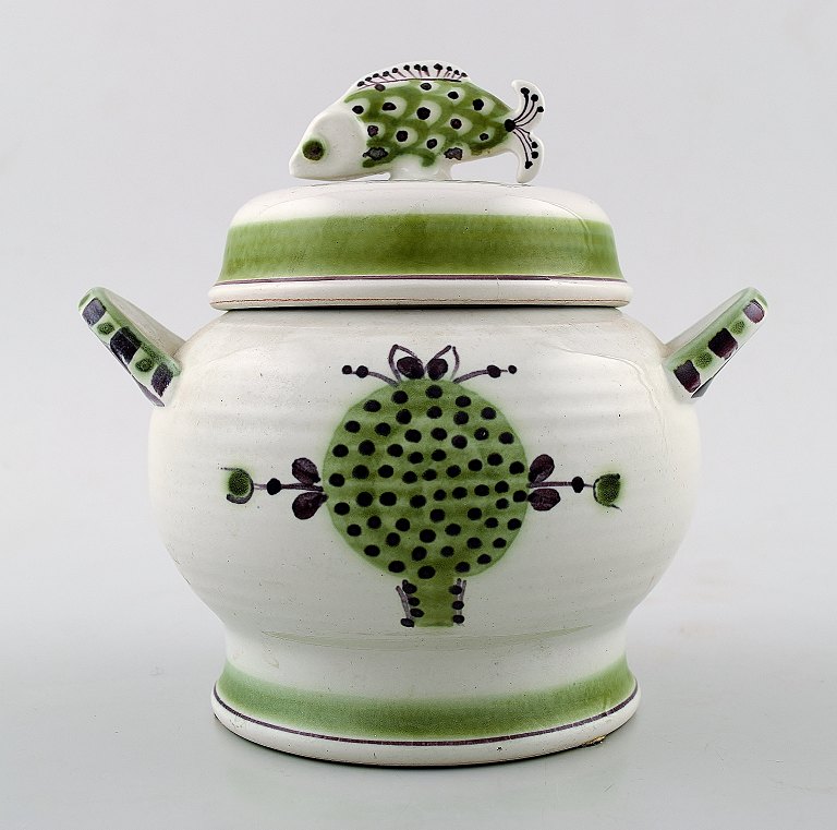 Sjælden Aluminia lågkrukke, låg med fisk på toppen.