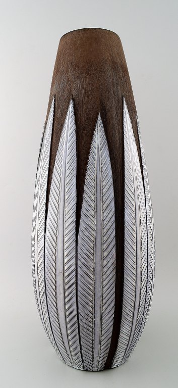 Anna-Lisa Thompson for Upsala-Ekeby "Paprika" ceramic large floor vase. Designed in 1948.