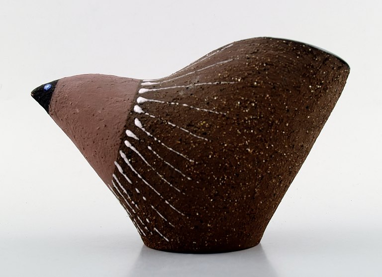 Thomas Nittsjo unique ceramics figure in the form of a bird.