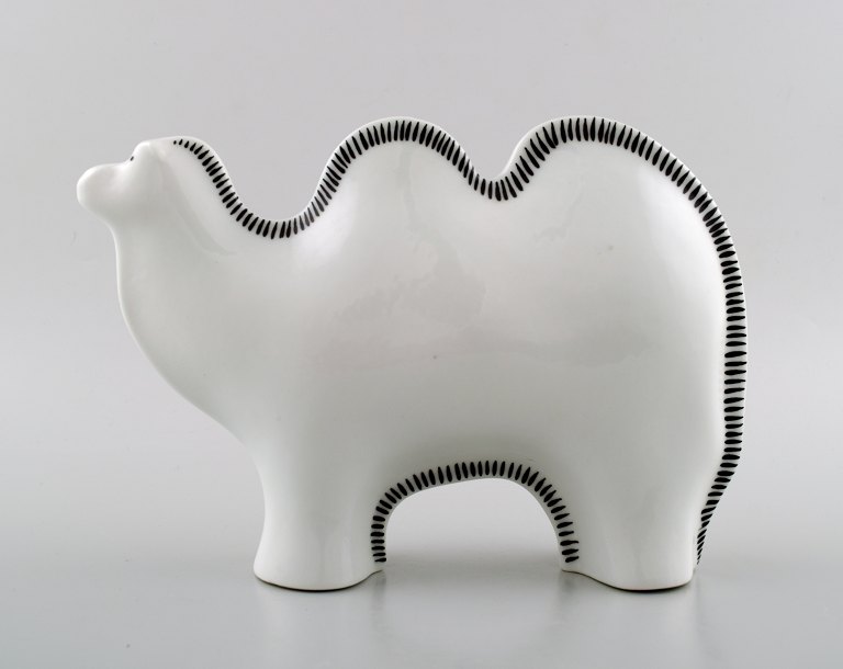 JACKIE LYND. Kamel, signeret JL, Rörstrand.