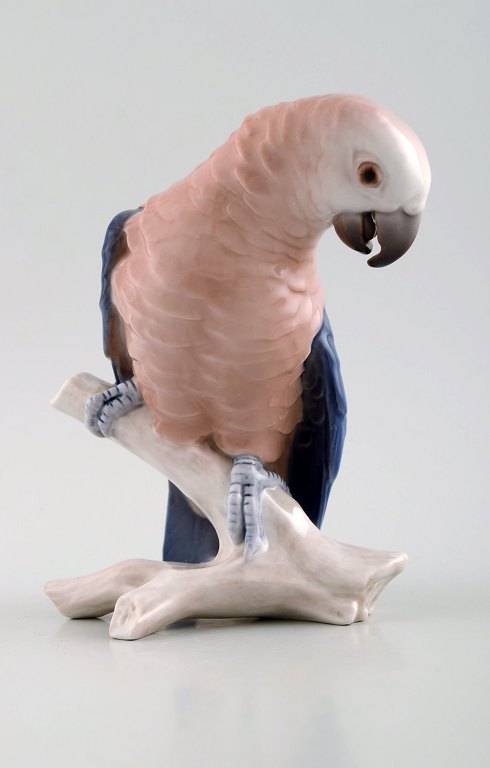 B & G / Bing & Grondahl budgie, no. 2019.