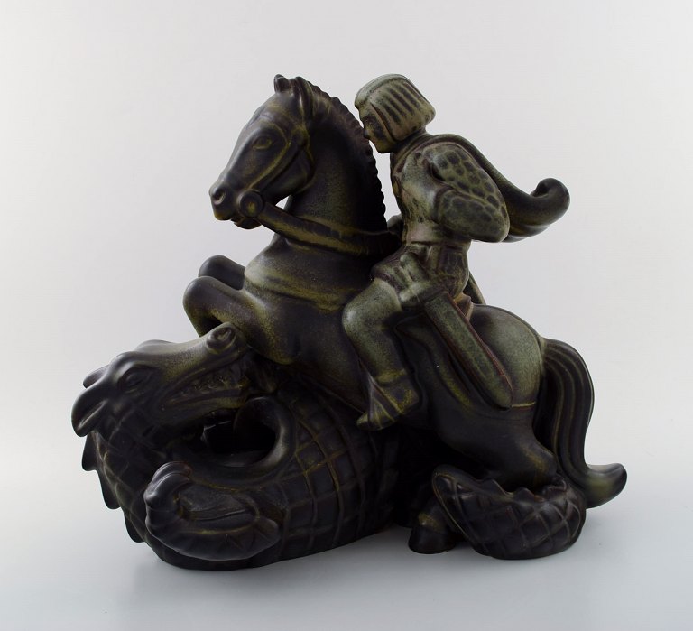 Very large Unika Rörstrand / Rorstrand stoneware figure by Gunnar Nylund, Saint George and the Dragon, unique work, museum quality.