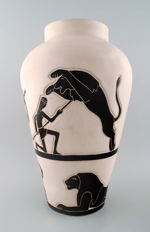 Robert Loiseleur for Lezoux, French ceramist.Large Modernist floor vase decorated with classic motifs.
